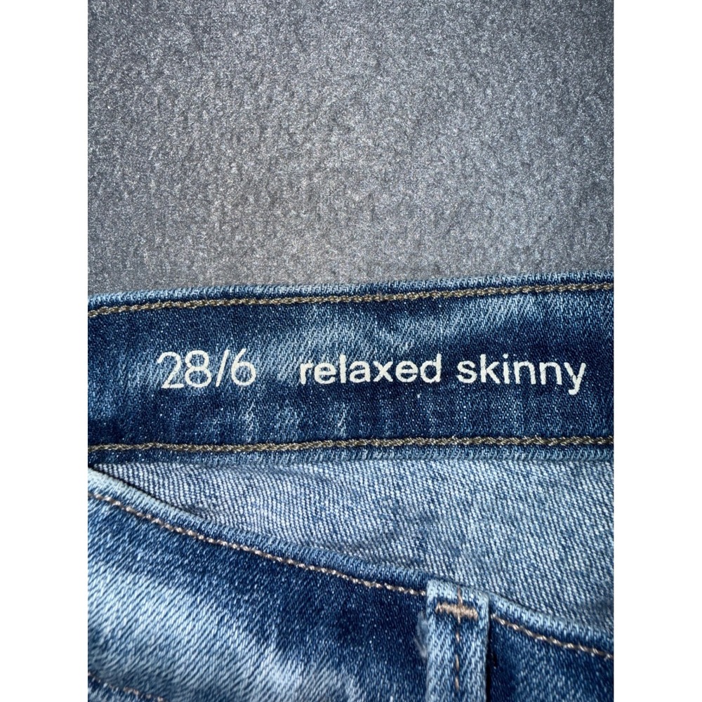 Ann‎ Taylor Loft Relaxed Skinny Paint Splatter Raw Hem Jeans 28/6 cottage, boho - Picture 3 of 10